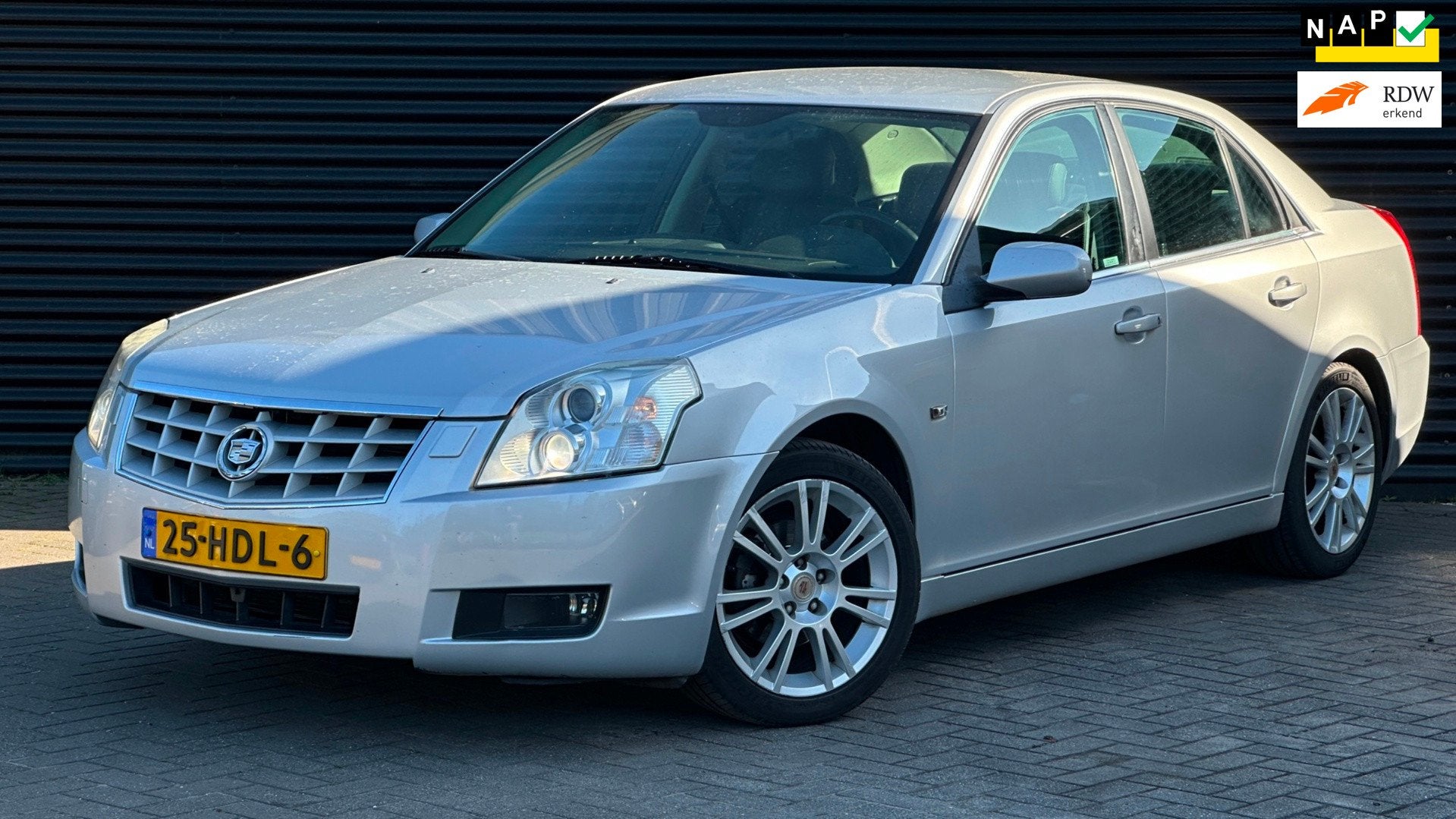Cadillac BLS 2.0T Elegance | nieuwe APK | Trekhaak | Xenon |, 1998 cc, Gebruikt, Zwart, 4 cilinders