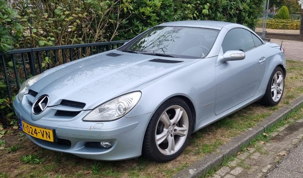 Mercedes-Benz SLK 1.8 Slk200 Kompr Roadster 2004 Grijs, Auto's, Mercedes-Benz, Achterwielaandrijving, Zwart, 4 cilinders, 1796 cc