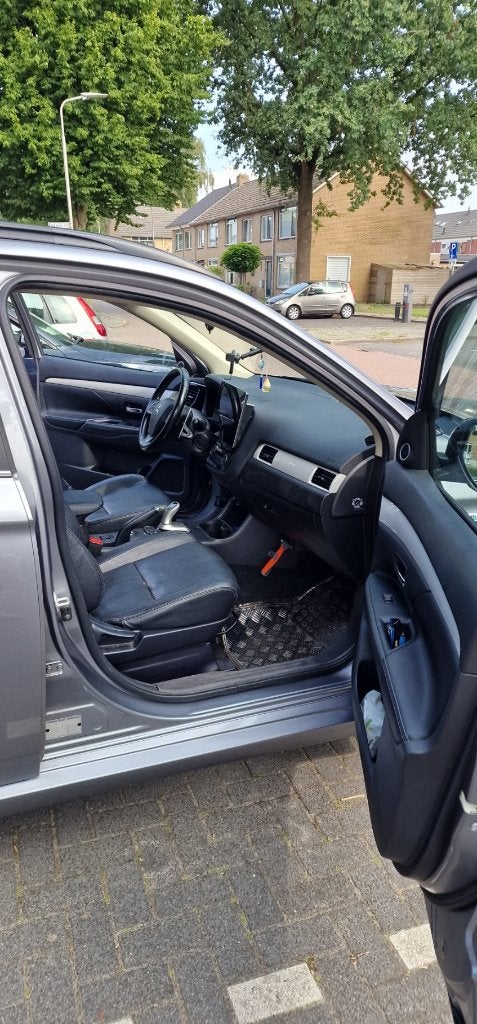 Mitsubishi Outlander 2.0 Dohc Mivec Phev 203pk 4WD CVT 5P, 1998 cc, Outlander, Zwart, Vierwielaandrijving