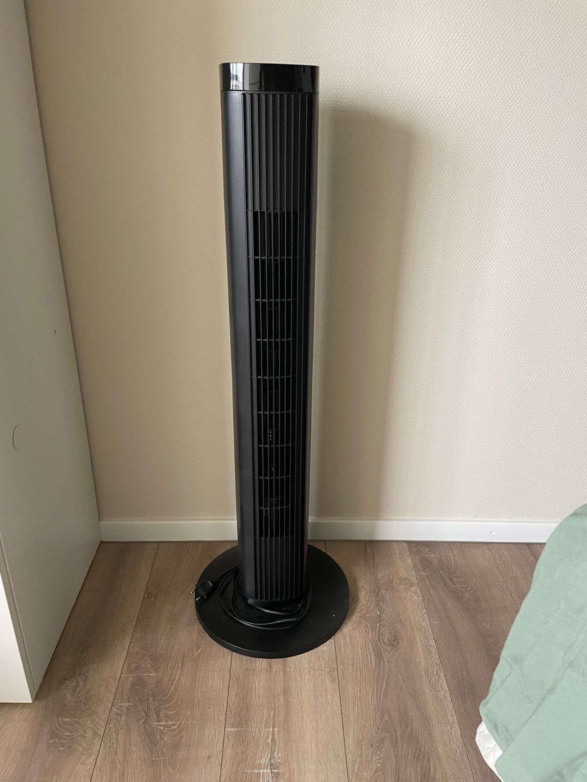 Midea Torenventilator met zwenkfunctie en slaapmodus, Ophalen of Verzenden, Zo goed als nieuw, Torenventilator