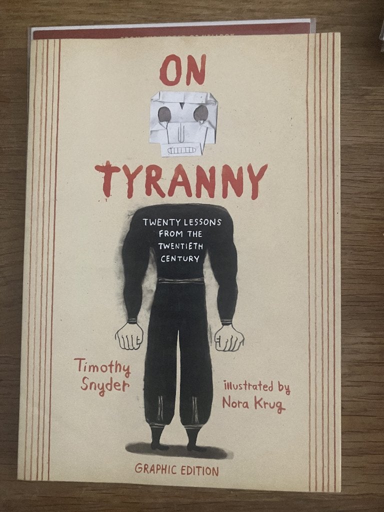 On Tyranny: Twenty Lessons from the Twentieth Century, Eén comic, Verzenden, Zo goed als nieuw, Amerika