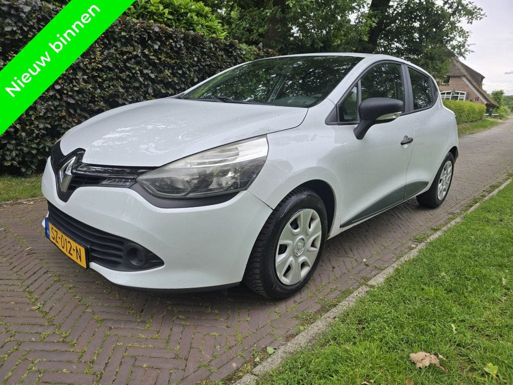 Renault Clio 1.5 dCi Authentique (bj 2015), Auto's, Euro 5, Gebruikt, 4 cilinders, 96 €/maand