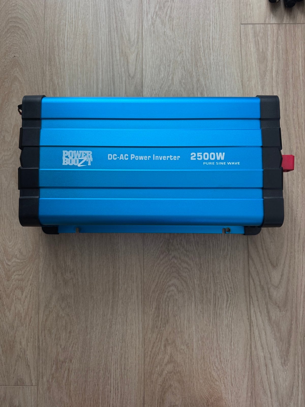 Zuivere sinus omvormer 2500 watt 12v - 220v, Caravans en Kamperen, Ophalen of Verzenden, Gebruikt