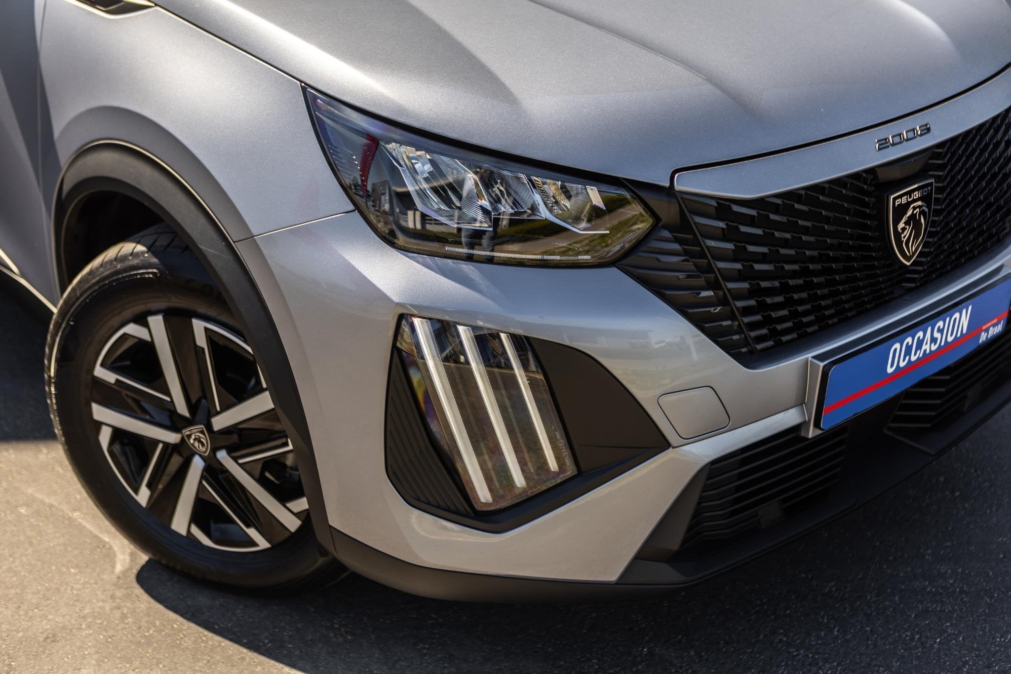 Foto 8 van Peugeot 2008 1.2 Hybrid 136 Style