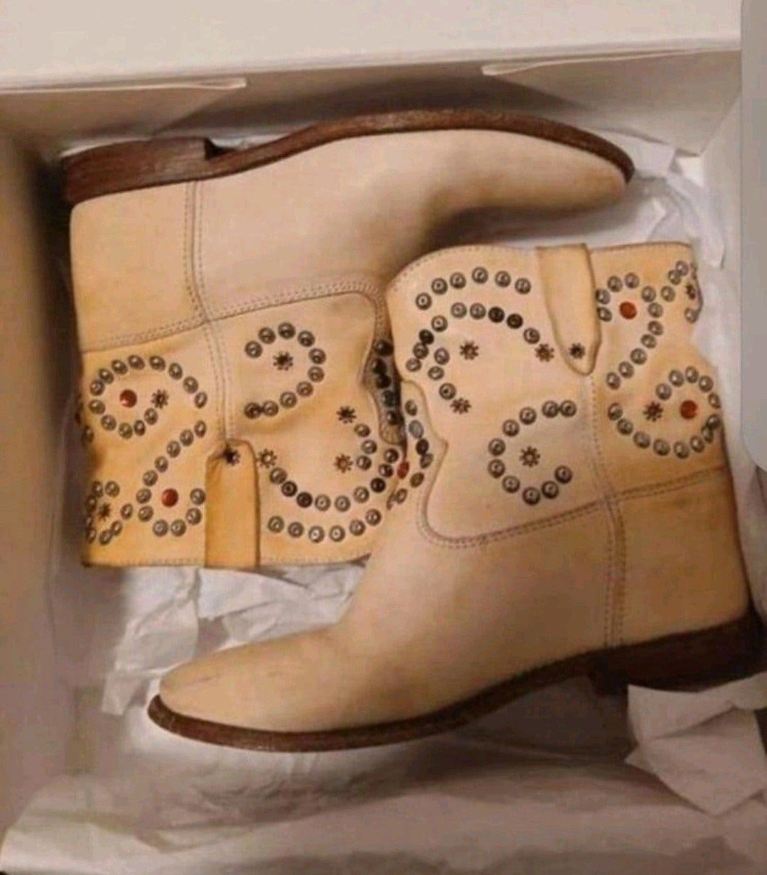 Isabel Marant leren enkellaarzen met studs - Maat 38, Kleding | Dames, Isabel Marant, Ophalen of Verzenden, Zo goed als nieuw