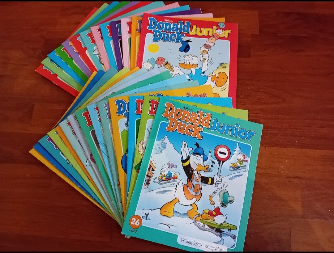26x Donald Duck Junior GEEN puzzels en spellen gemaakt!, Complete serie of reeks, Ophalen of Verzenden, Zo goed als nieuw, Donaldduck