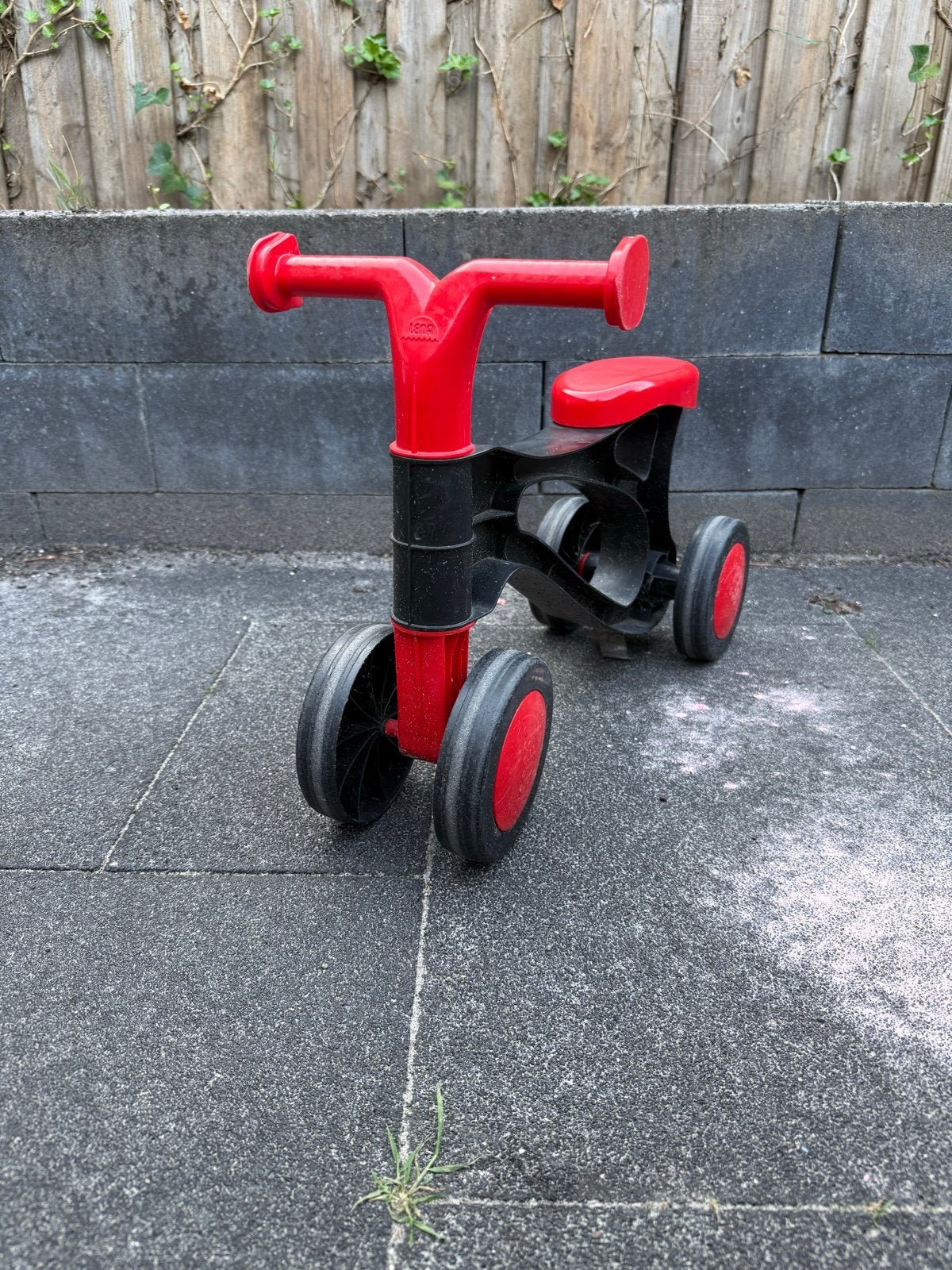 Loopfietsje rood/zwart voor de allerkleinsten, Ophalen, Gebruikt, Loopfiets