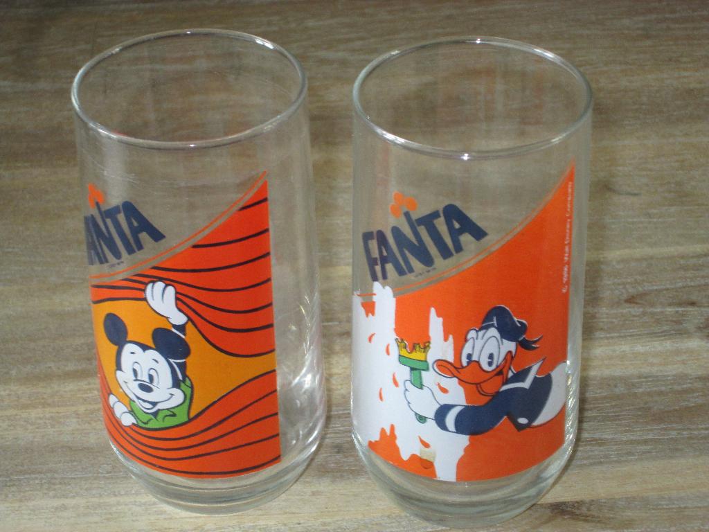 Donald Duck & Mickey Mouse glazen, Ophalen of Verzenden, Kuifje, Zo goed als nieuw, Overige typen