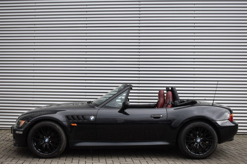 Bmw Z3 2.0 / 6 CILINDER / WIDEBODY / STOELVERWARMING, Auto's, Stoelverwarming, 1350 kg, Zwart, Bedrijf