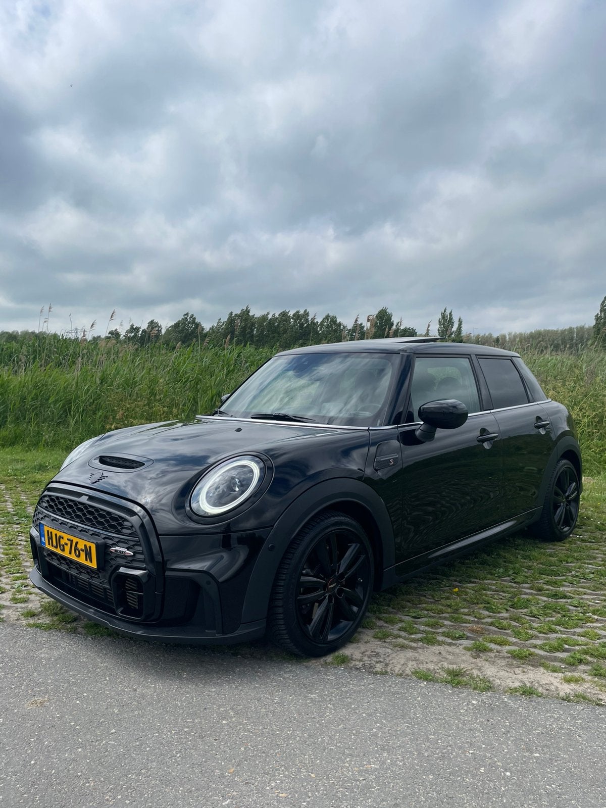 Mini Cooper S John Cooper Works Automaat Navi Cam LED APK'28, 1998 cc, Zwart, 4 cilinders, Zwart