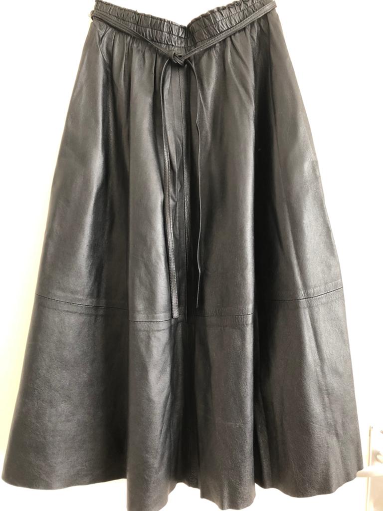 Prachtige leren rok, Kleding | Dames, Rokken, Zo goed als nieuw, Maat 38/40 (M), Zwart, Verzenden