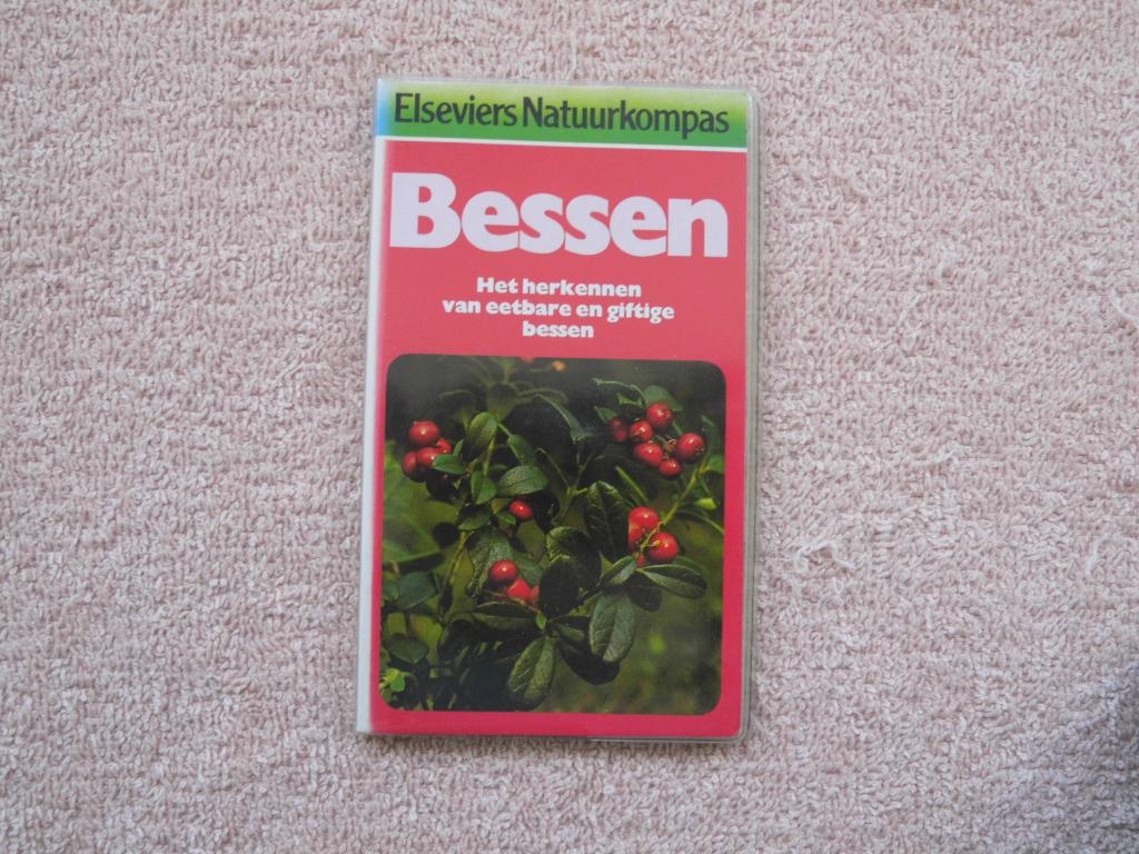 Elseviers Natuurkompas - Bessen., Boeken, Ophalen of Verzenden, Zo goed als nieuw, Natuur algemeen