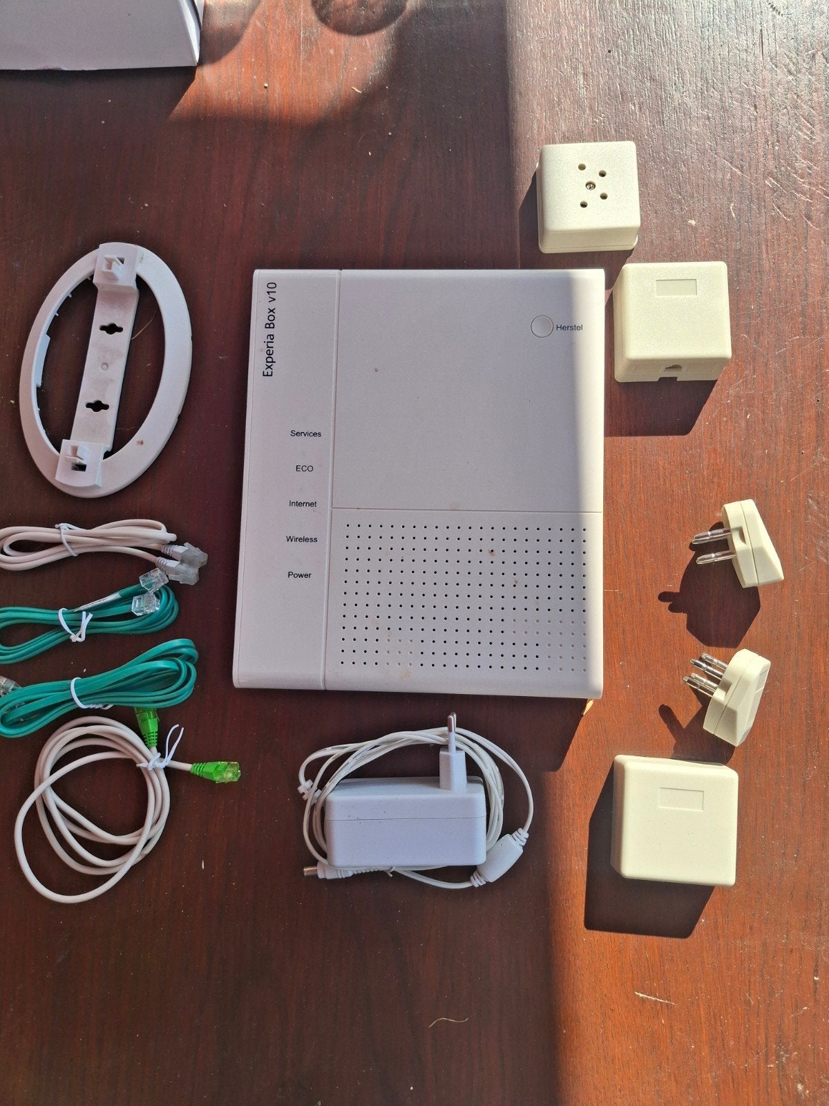 KPN Experia Box v10 Router - Nieuw en Werkend, Computers en Software, Routers en Modems, Ophalen of Verzenden, Nieuw, Router met modem