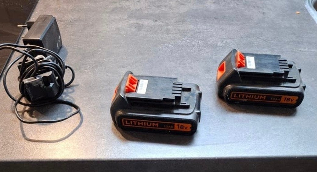 Black+Decker 18V Lithium Accu's met Oplader, Ophalen of Verzenden, Gebruikt, Overige typen