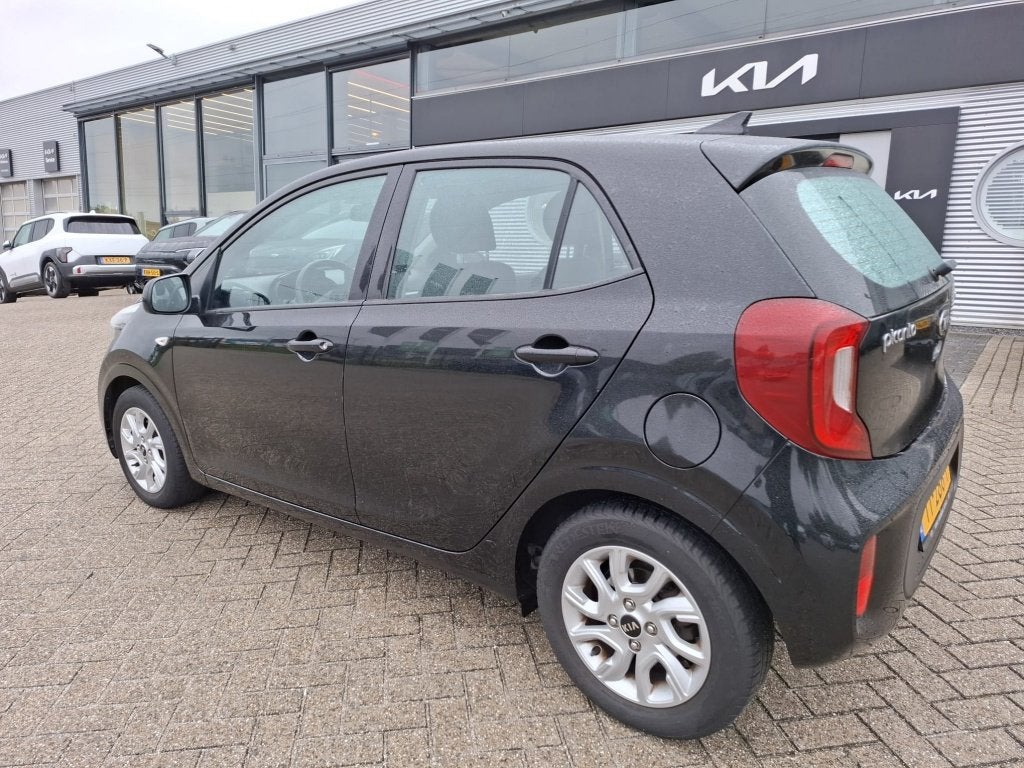 Kia Picanto 1.0 CVVT ComfortPlusLine Navigator Lage km-stand, Auto's, Gebruikt, Euro 6, 4 stoelen, Zwart