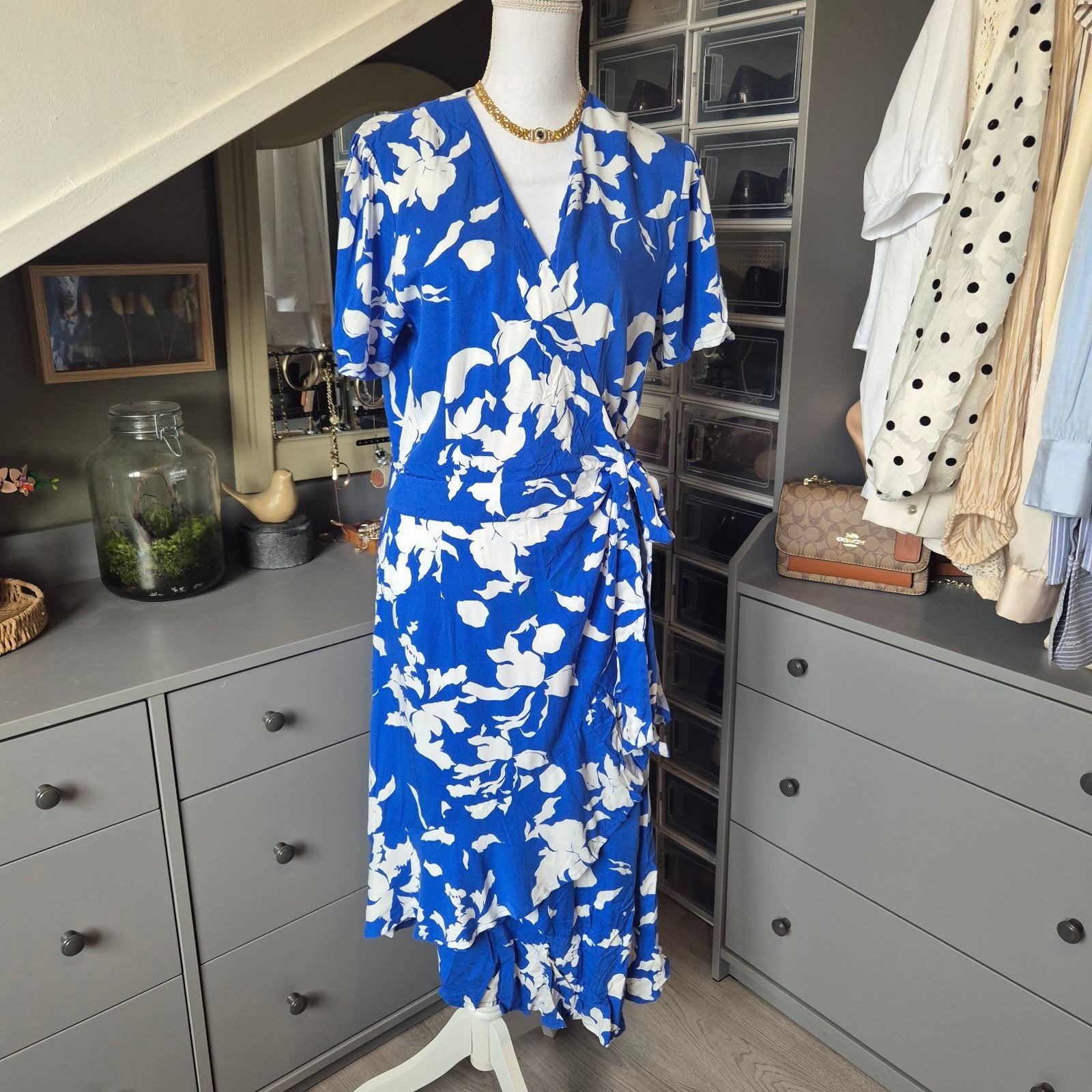 Denim Hunter wikkeljurk blauw/wit bloemen – Maat 42 – NIEUW, Blauw, Maat 42/44 (L), Nieuw, Ophalen of Verzenden