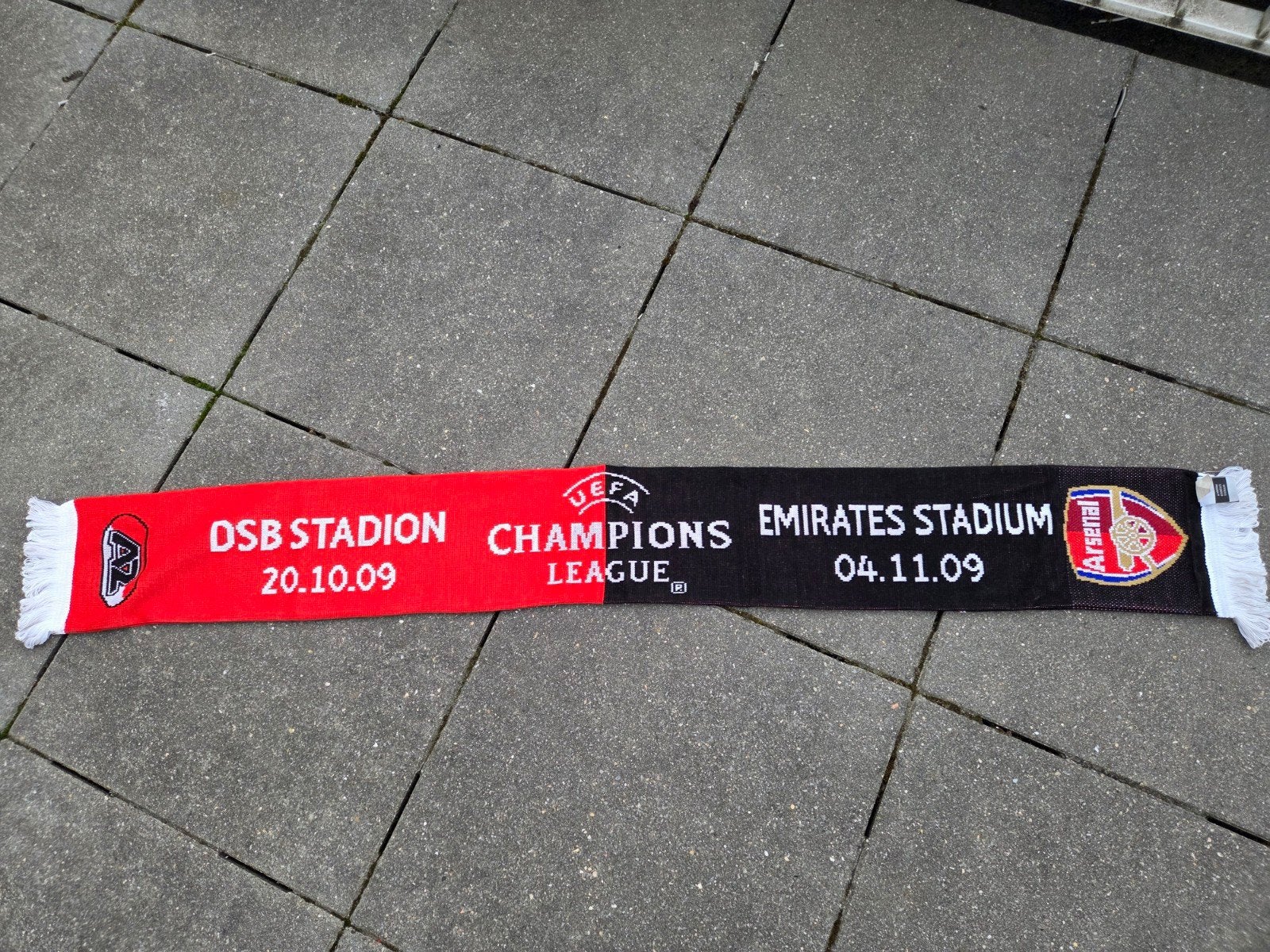 AZ Alkmaar vs Arsenal Champions League Sjaal, Verzamelen, Ophalen of Verzenden, Zo goed als nieuw, AZ, Vaantje of Sjaal