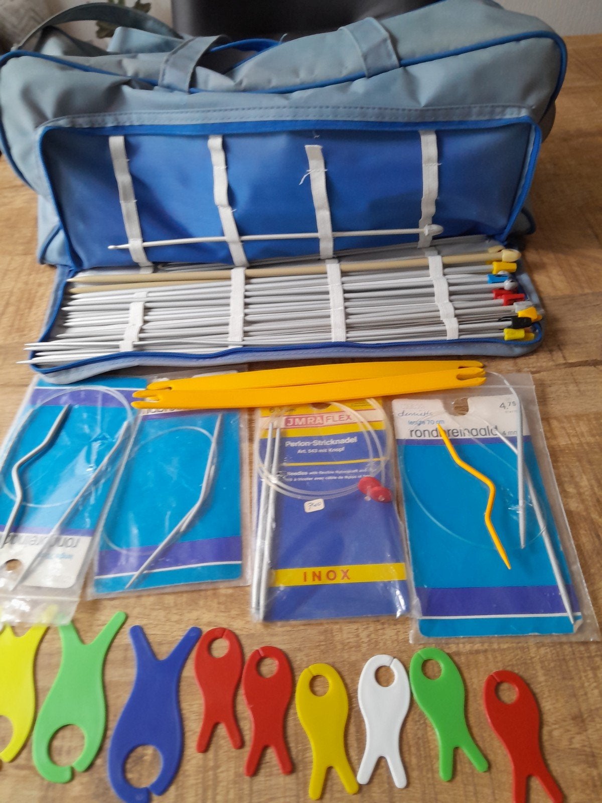 Grote set breinaalden en accessoires in tas, Ophalen, Zo goed als nieuw, Breien