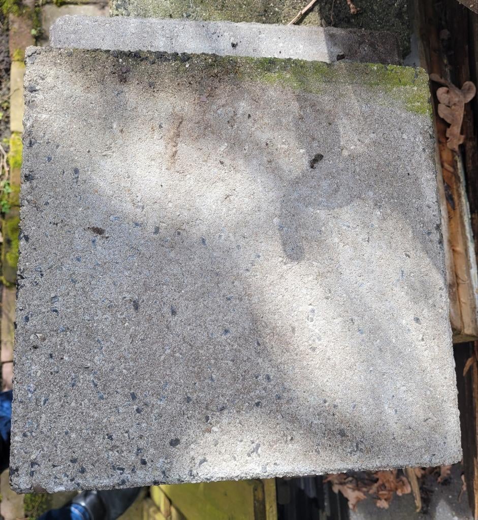 80 tegels 30 x 30 cm = ongeveer 7 vierkante meter
Zijn heel, Ophalen, Gebruikt, 5 tot 10 m², Beton