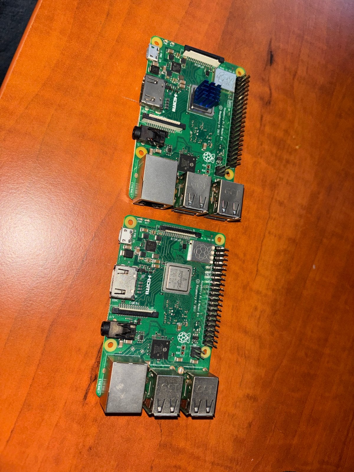 2x Raspberry Pi 3 Model B+ (Plus) - Microcomputer, Computers en Software, Overige Computers en Software, Ophalen of Verzenden