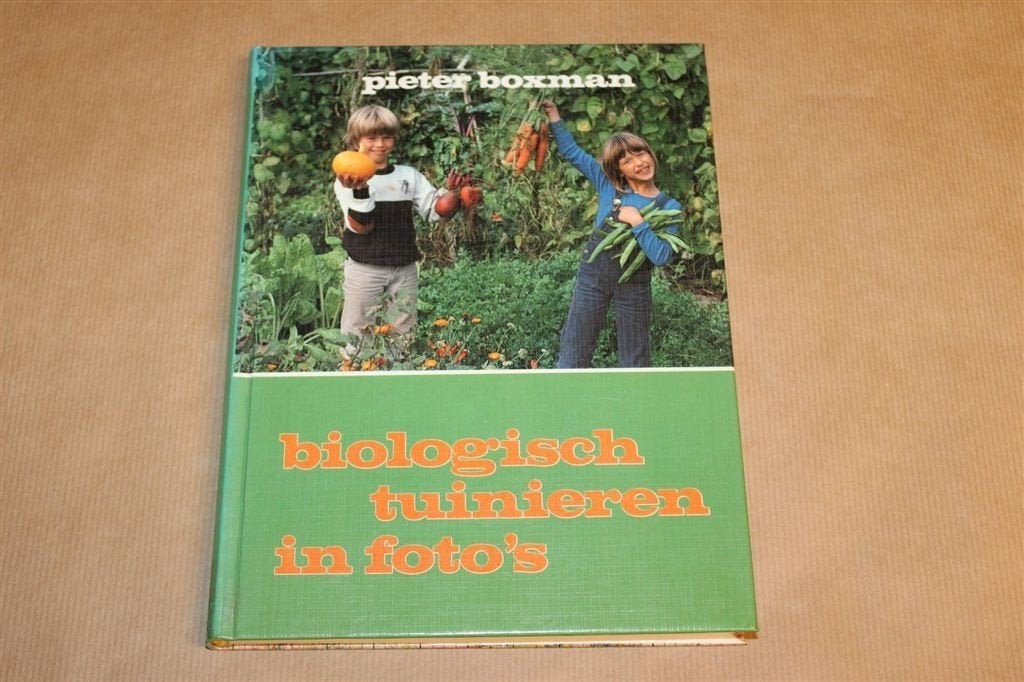 Biologisch Tuinieren in Foto's — Vintage Handboek 1980, Boeken, Ophalen of Verzenden, Gelezen, Tuinieren en Tuinplanten