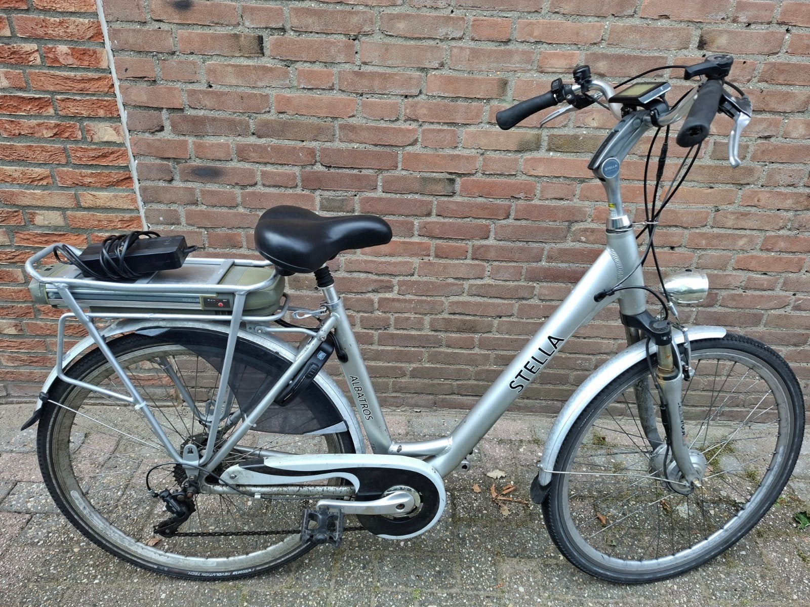 Stella Albatros elektrische fiets met oplader (opknapper), Ophalen