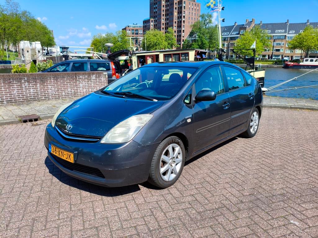 Toyota Prius 1.5 HSD 2007 Grijs, Auto's, 4 cilinders, 23 km/l, Origineel Nederlands, Grijs