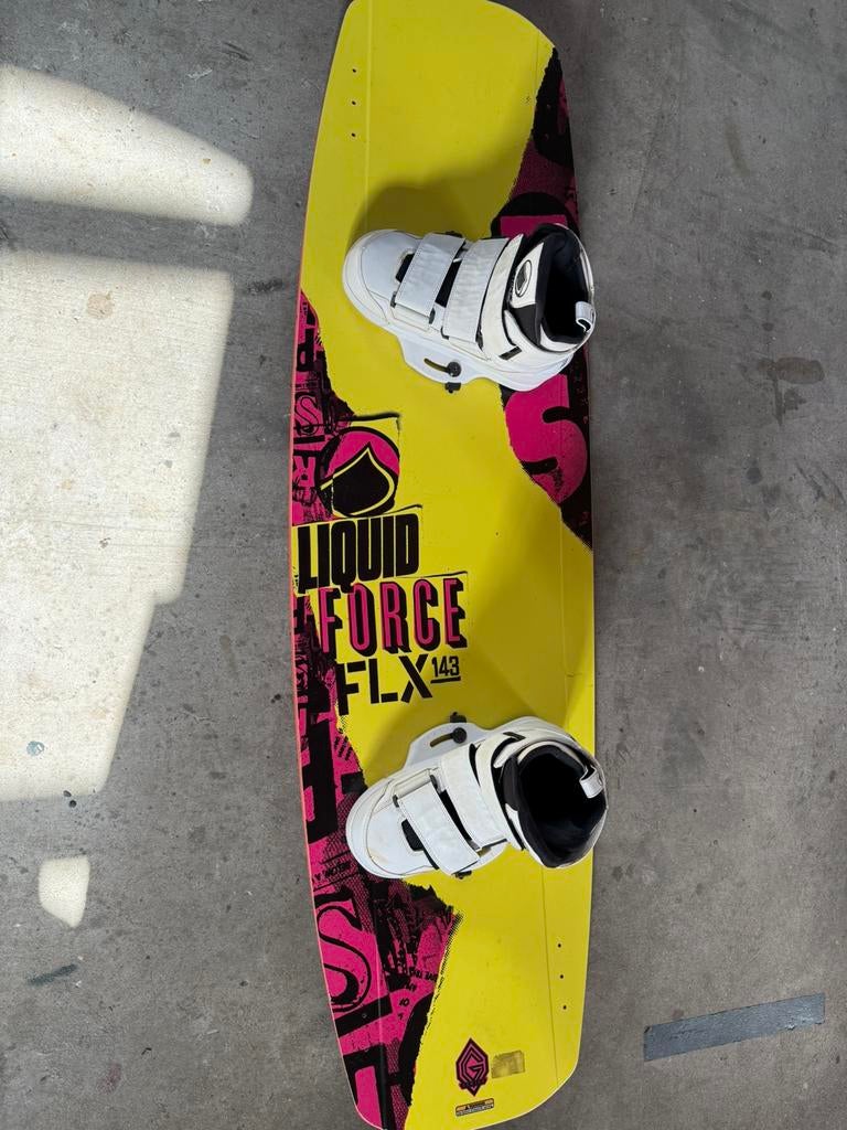 Mooie complete set 2 boards en veel extra!, Watersport en Boten, Wakeboarden, Ophalen, Zo goed als nieuw, Board en Schoenen