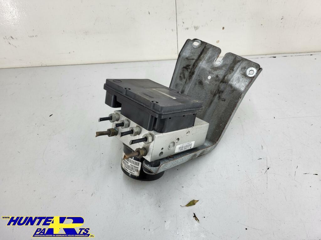 ABS pomp Volvo V70  ('00-'07) 30793444, Gebruikt, Ophalen of Verzenden, Volvo, Volvo