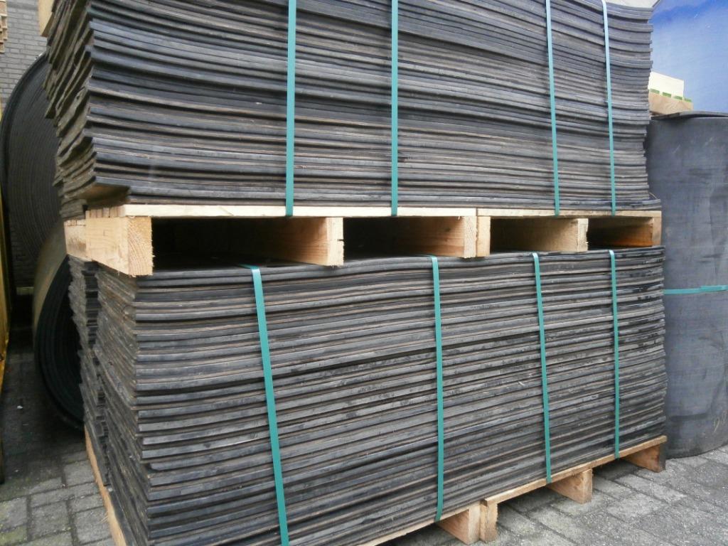 Rubber stroken, Ophalen