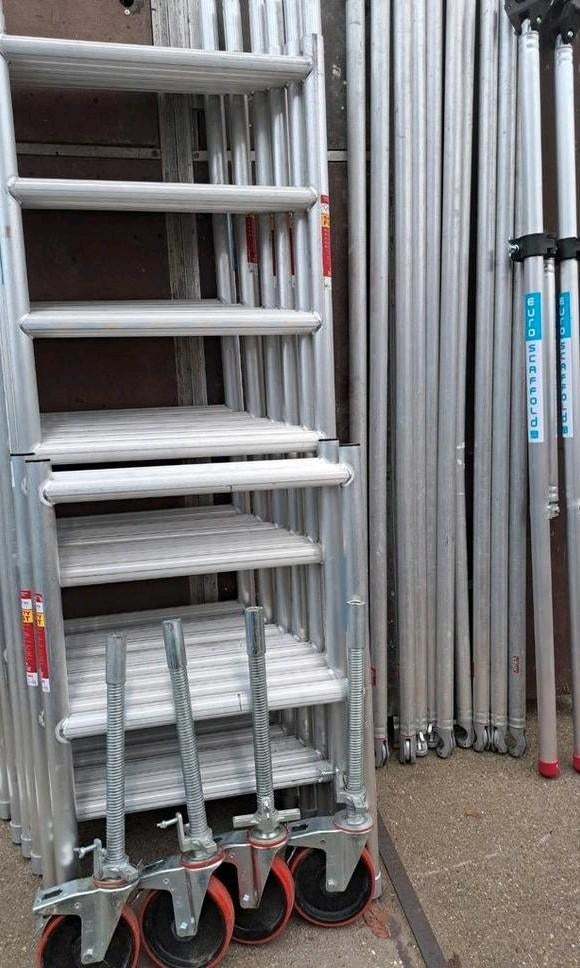 Te koop nieuwe rolsteiger 75 breed 8.20 werkhoogte, Verzenden, Zo goed als nieuw, Euroscaffold, Rolsteiger of Kamersteiger