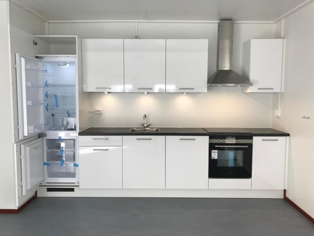 Te Huur Zeer Luxe Woonunit van 66 m² met 3 slaapkamers, Ophalen