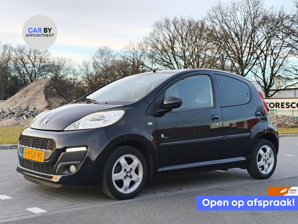 Peugeot 107 1.0 12V Black & Silver Airco Leder Isofix Apk, Auto's, Peugeot, Voorwielaandrijving, Euro 5, Zwart, 4 stoelen