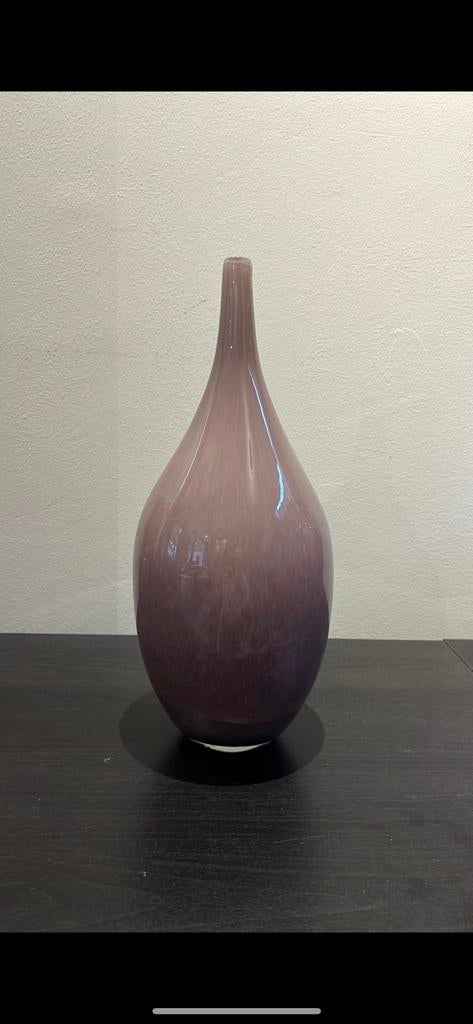 Glazen design vaas – paars / aubergine tint – elegant model, Huis en Inrichting, Woonaccessoires | Vazen, Overige kleuren, ., Ophalen of Verzenden