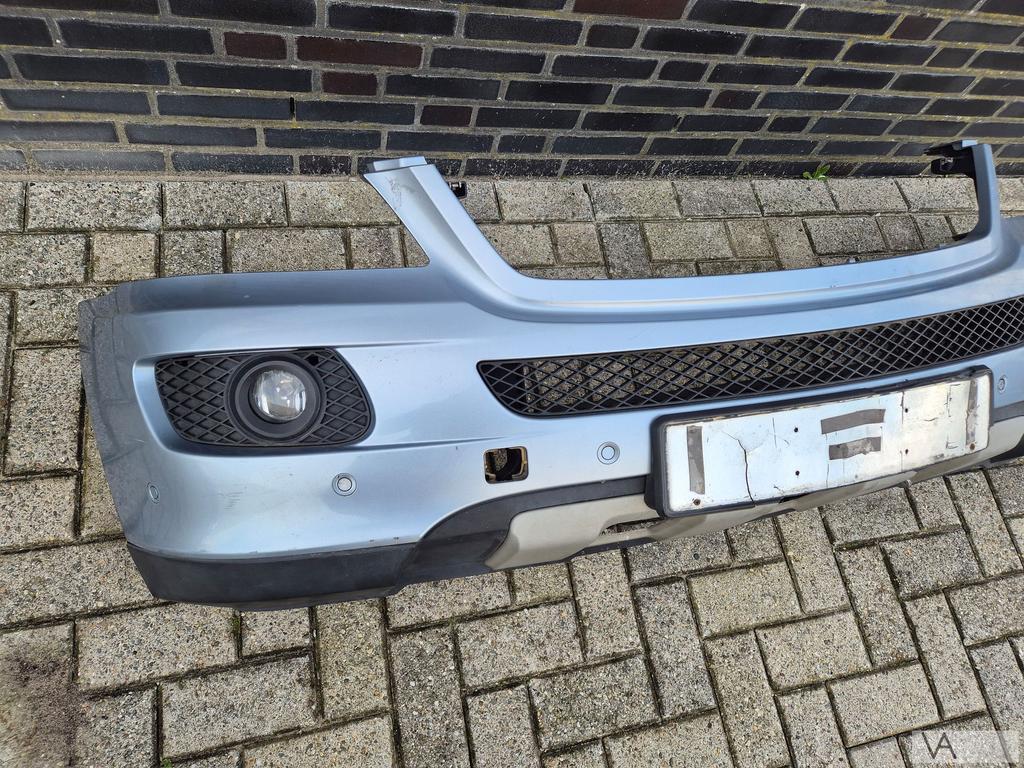 Mercedes ML W164 2005 - 2009 voorbumper met pdc blauw €350, Gebruikt, -, Voor, Ophalen of Verzenden