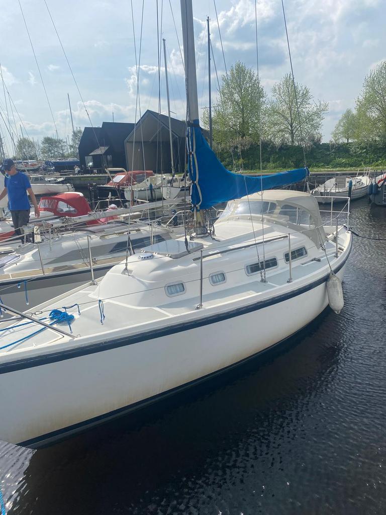 Contest 27 – Zeilklaar, degelijk en comfortabele zeilboot, Ophalen, Gebruikt, Diesel, Tourjacht of Cruiser