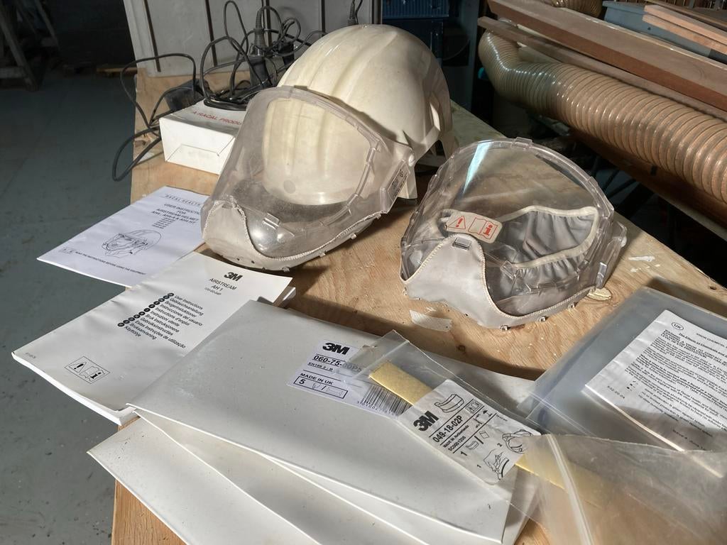 Airstream Helm met Accu's, Laders & Extra Vizieren, Ophalen, Met vizier, Gebruikt