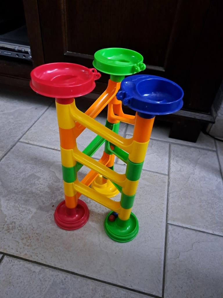 Plastic knikkerbaan met 2 knikkers, Ophalen of Verzenden