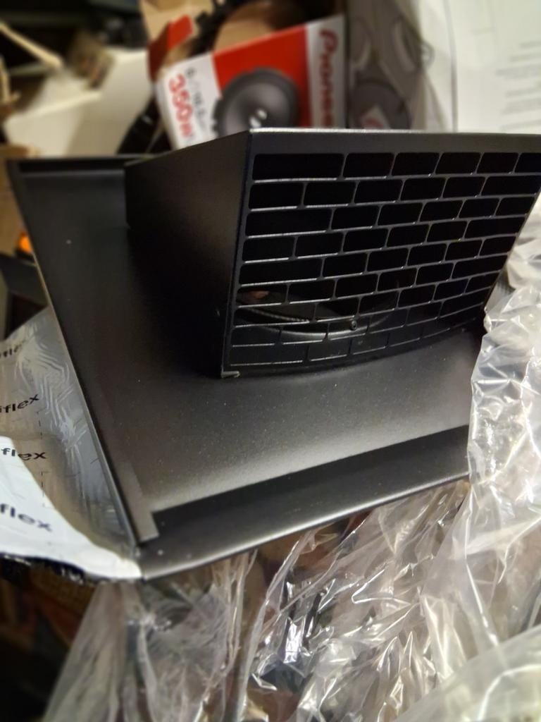 Te koop dak door voer voor wtw, Ophalen of Verzenden, Zo goed als nieuw, Ventilator en Afzuiger