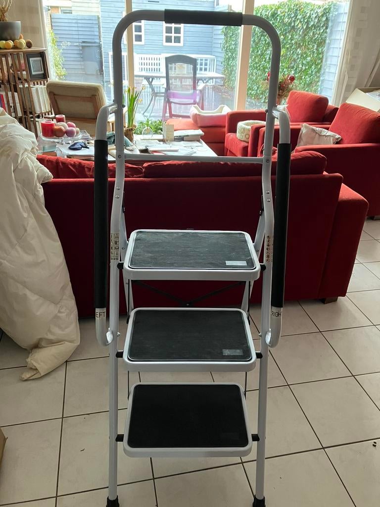 Aidapt seniorentrap 3 treden, Doe-het-zelf en Verbouw, Ladders en Trappen, Zo goed als nieuw, Trap, Minder dan 2 meter, Opvouwbaar of Inschuifbaar