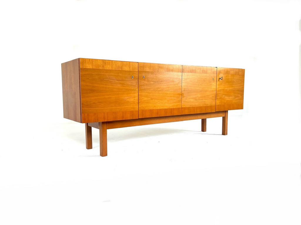 Vintage minimalistisch notenhouten sideboard ‘60, Overige houtsoorten, Met deur(en), Vintage retro buisframe design rotan webbing papercord deens