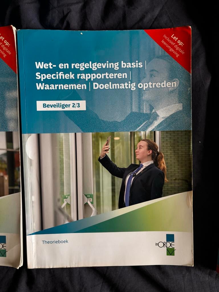 Wet- en regelgeving basis - Beveiliger 2/3, Boeken, Ophalen of Verzenden, Zo goed als nieuw, MBO