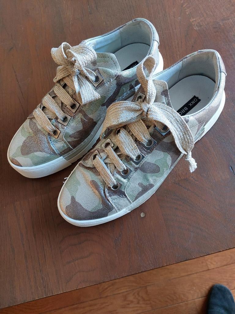 nieuw,luxe bronx sneakers m.40 leder., Bronx, Nieuw, Ophalen of Verzenden, Sneakers of Gympen