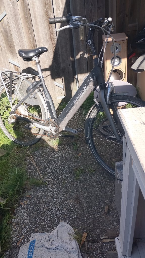 Gratis bieden 2x e-bike,2 opknapers, Ophalen, Sparta, Gebruikt, Versnellingen
