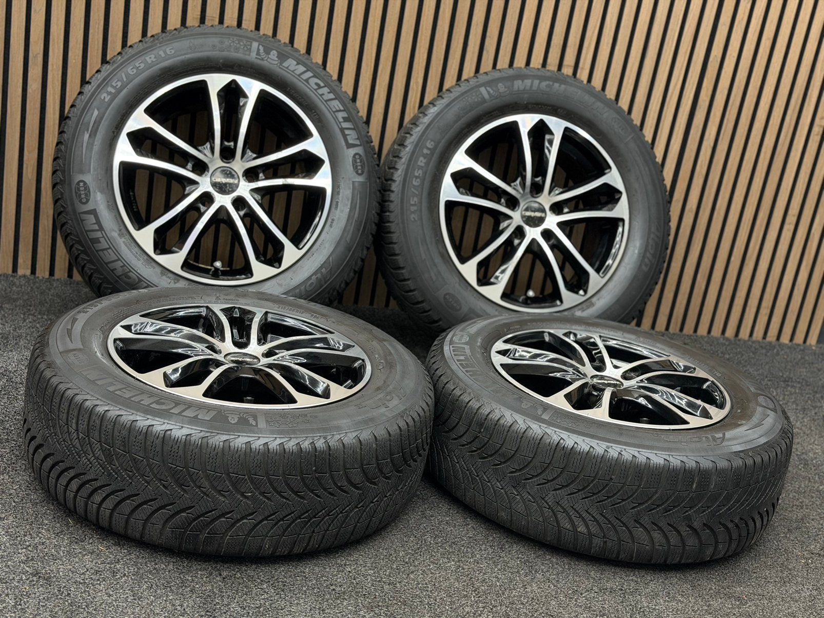 16 inch Carmani 05 - Nissan Juke Qashqai J11 5x114.3 WINTER!, Auto-onderdelen, Banden en Velgen, Ophalen, 215 mm, 16 inch, .
