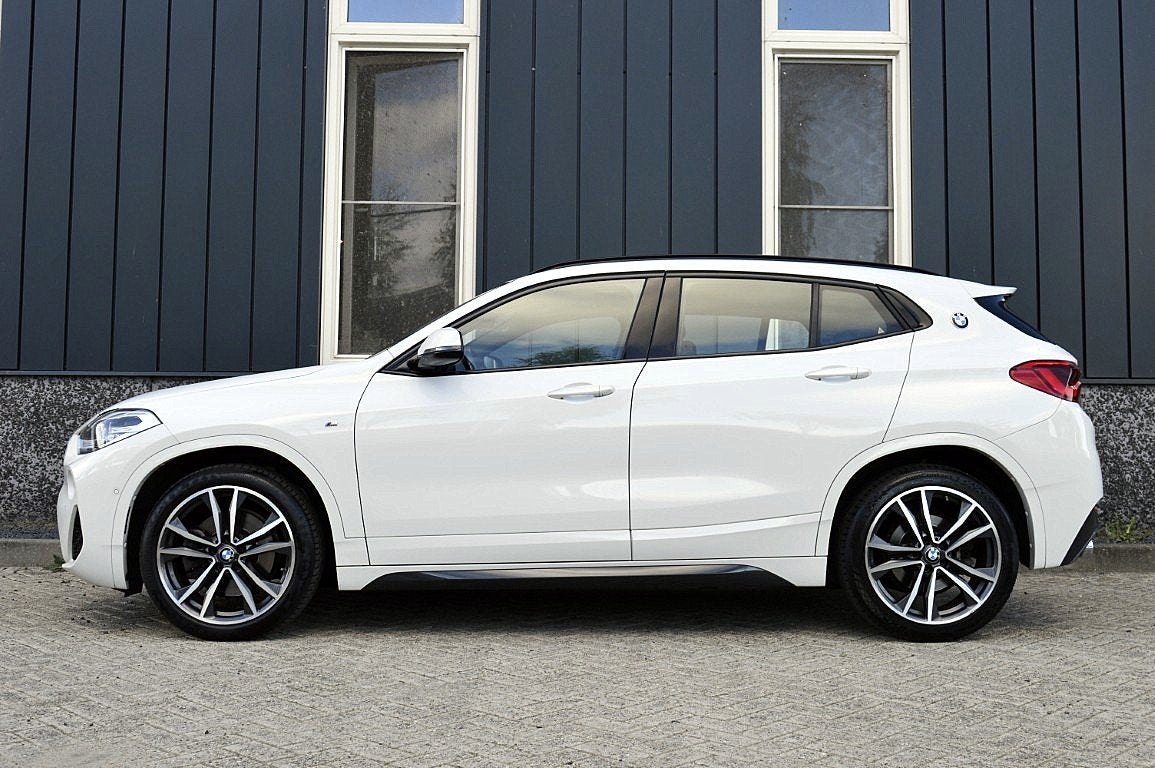 BMW X2 sDrive20i M-Sport Rijklaarprijs-Garantie Panorama dak, Auto's, X2, Euro 6, 1435 kg, Wit