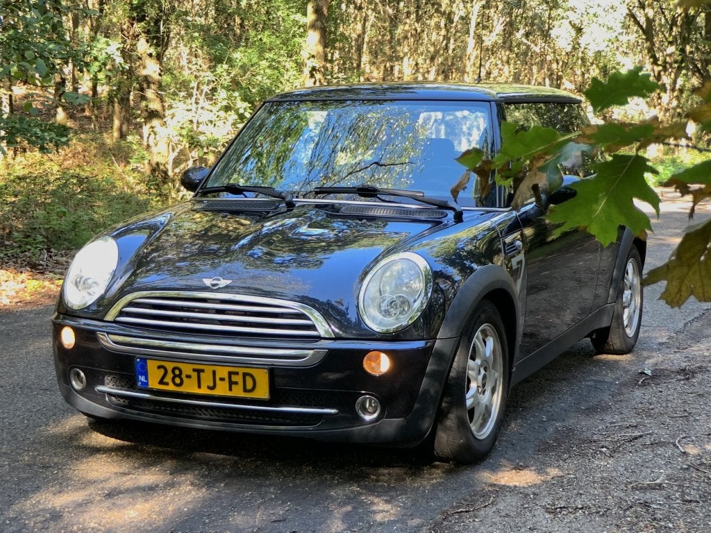 MINI Cooper Seven 2006, Voorwielaandrijving, Zwart, 4 cilinders, 4 stoelen