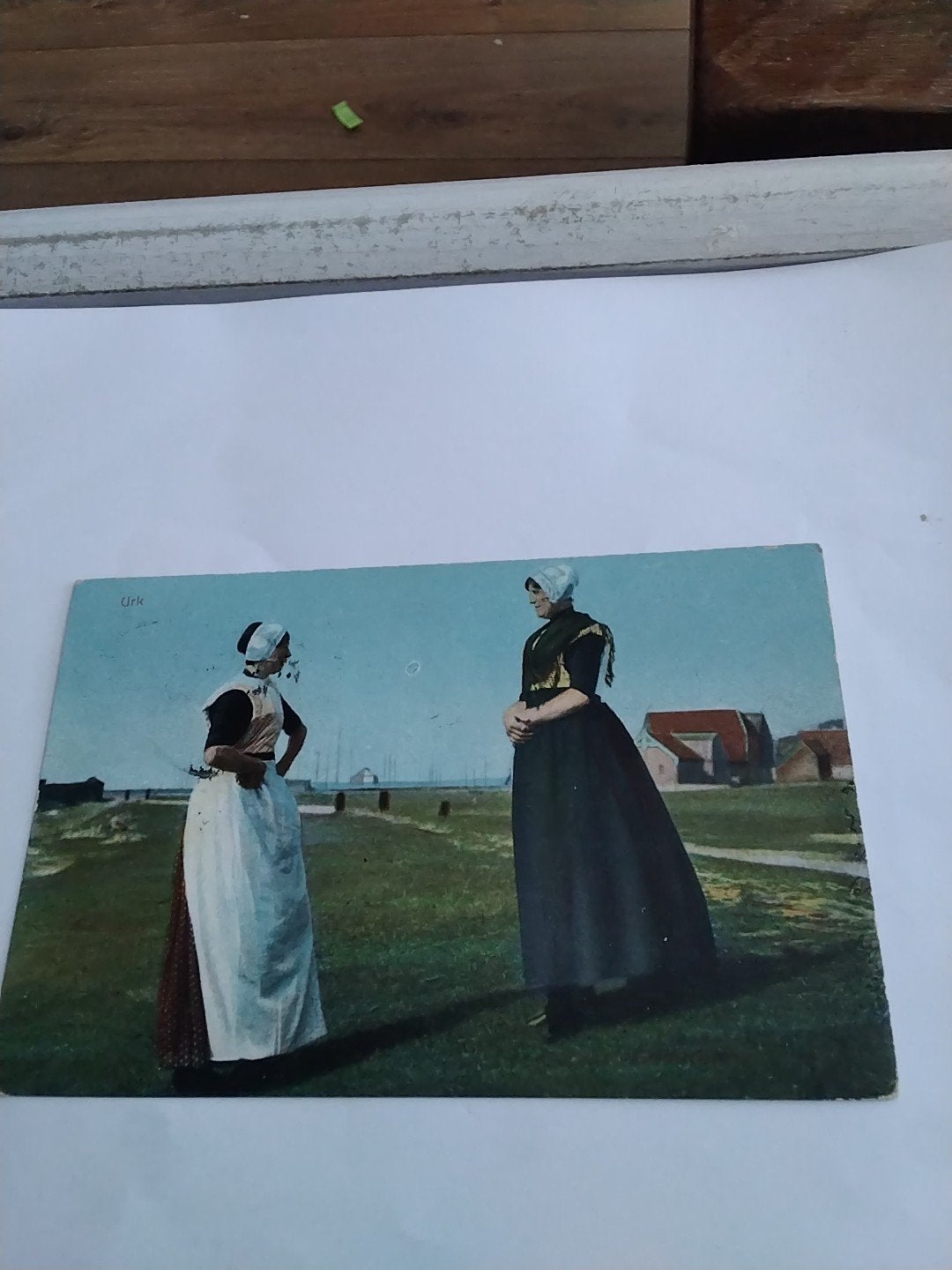 Oude ansichtkaart Urk - Vrouwen in klederdracht, Ophalen of Verzenden, Voor 1920, Flevoland