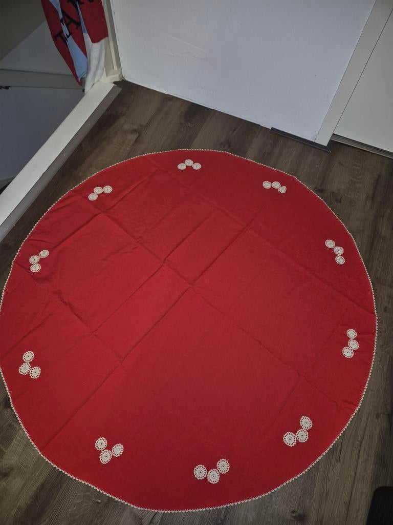 Nieuw rond tafelkleed, gouden & Rood met kant, Huis en Inrichting, Ophalen of Verzenden, Nieuw, Rond, Binnen