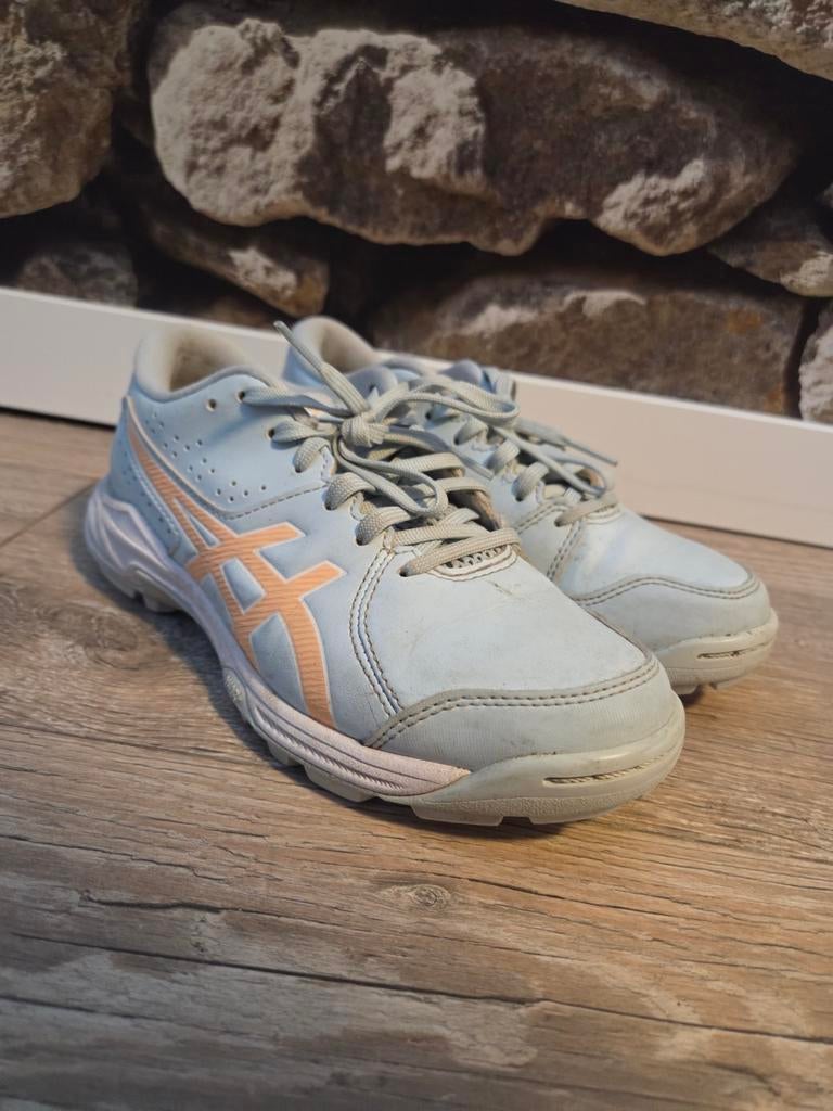 Hockeyschoenen buiten maat 35 - Asics, Sport en Fitness, Hockey, Ophalen of Verzenden, Gebruikt, Schoenen